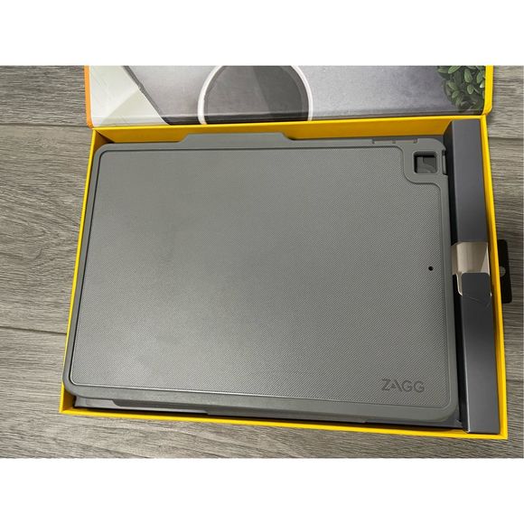 Zagg Pro Keys For iPad 10.2" (9th, 8th and 7th Gen) w Detachable Keyboard & Case - Picture 4 of 8